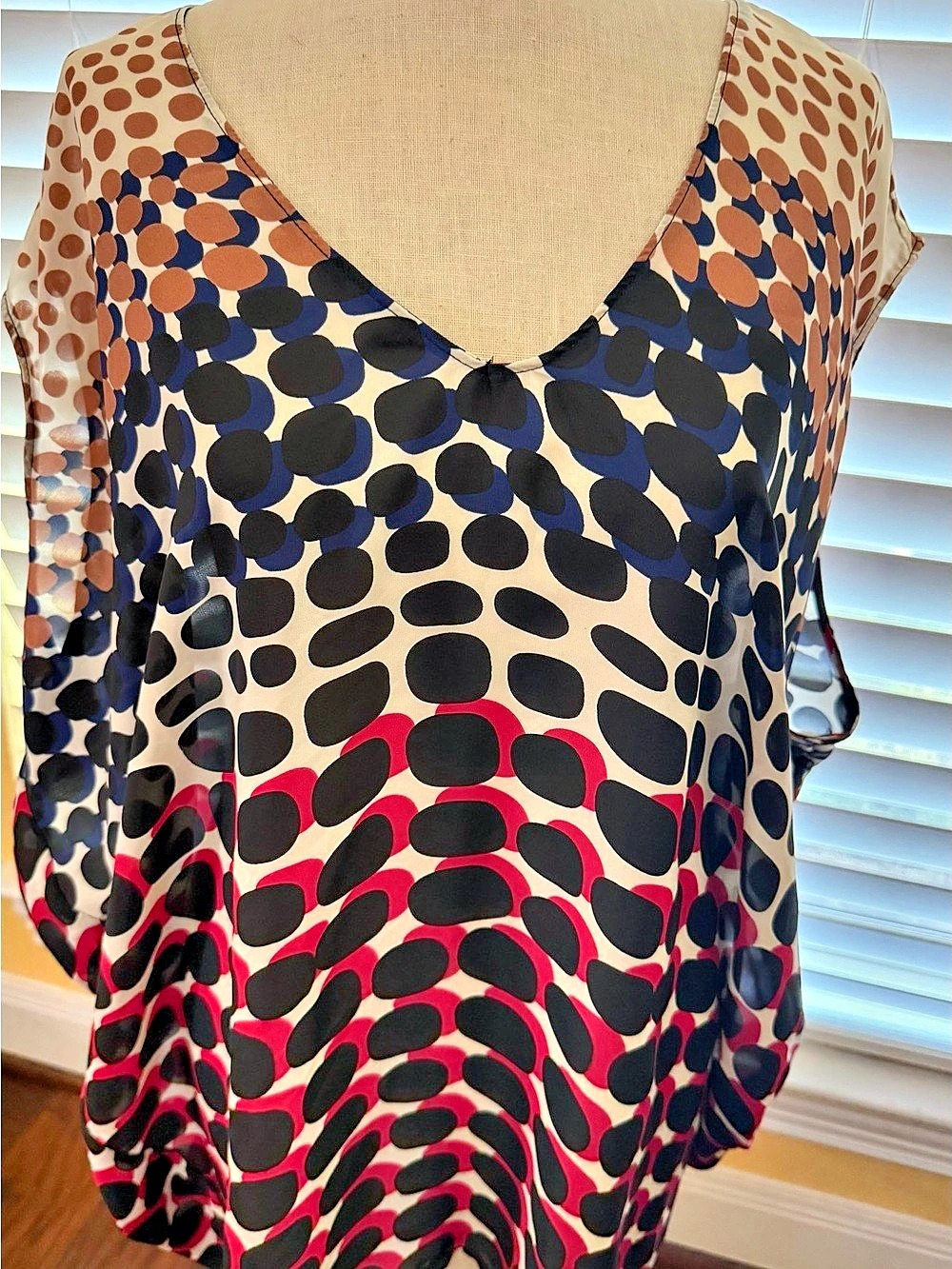 Bisou Bisou Abstract Print Tunic in Black & Pink Size Large Like New